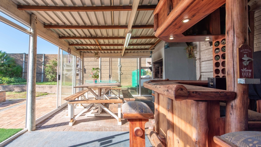 2 Bedroom Property for Sale in Vredekloof East Western Cape